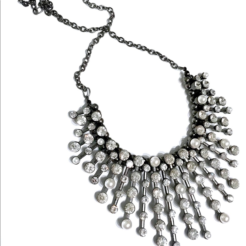 SNOWFLAKE • Pearl/Crystal • NECKLACE